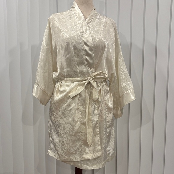 Victoria's Secret Other - Vintage victorias secret white satin robe size S/M gold label